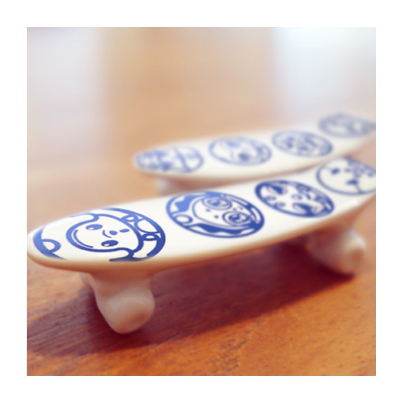オトッペ　【波佐見焼き】スケボー型ペア箸置き